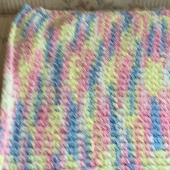 Handmade multicolored blanket. Soft and cuddly. - Picture 2 of 3